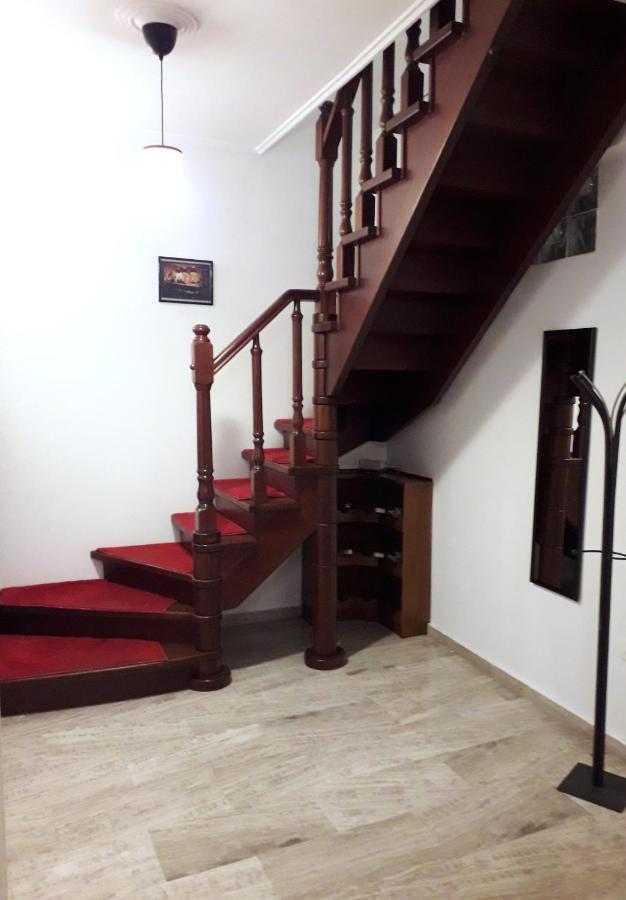 The Home Sweet Home - Family Friendly 2 Floor Apartment Kalamáta Eksteriør bilde